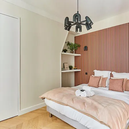 Place Vendome By Studioprestige